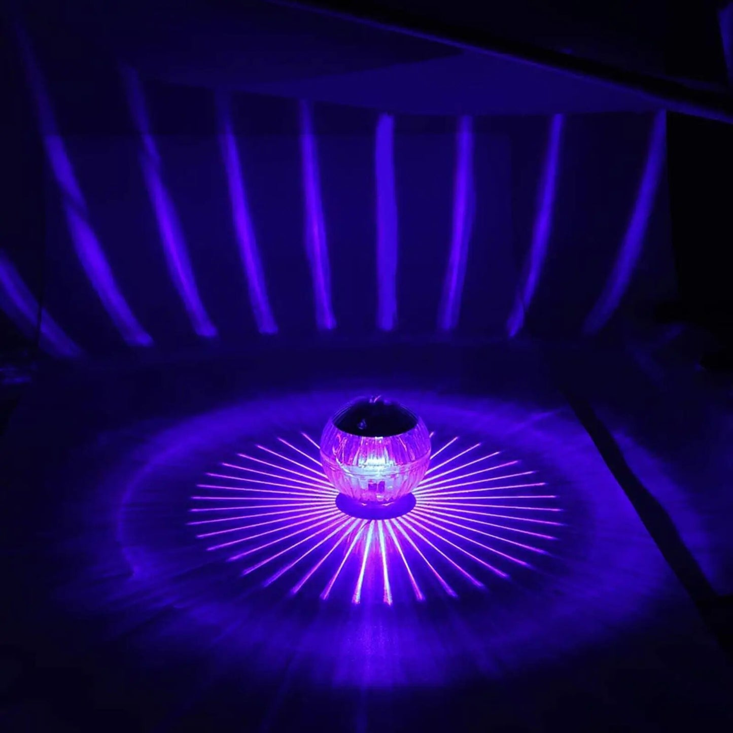 Outdoor Solar LED Floating Light Garden Pond Pool Lampe rotierende RGB -Farbwechsel