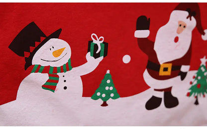 Weihnachtliche Stuhlhussen aus Vliesstoff mit Schneemann-Motiv